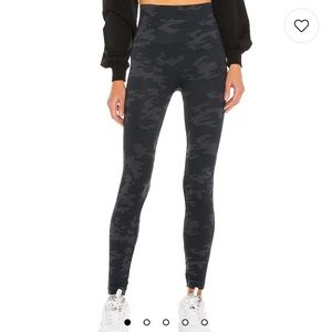 Spanx Look at Me Now Seamless Leggings XS Heather Camo